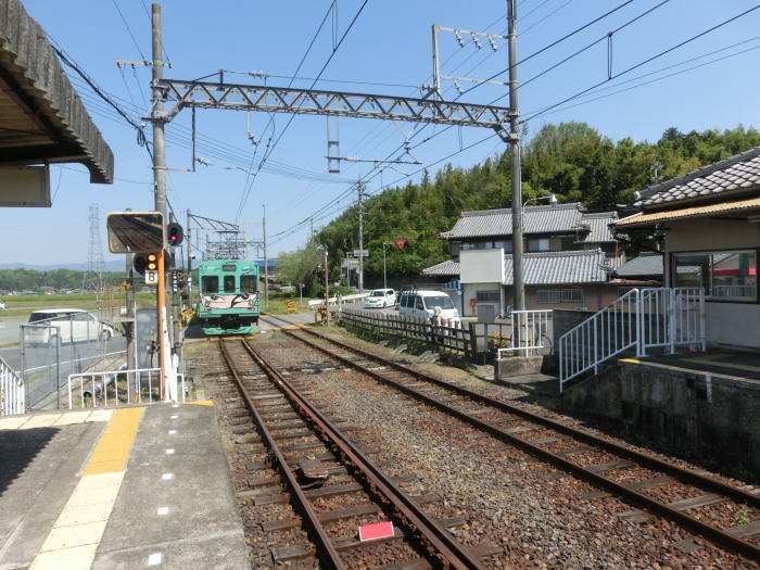 去って行く上野市行き